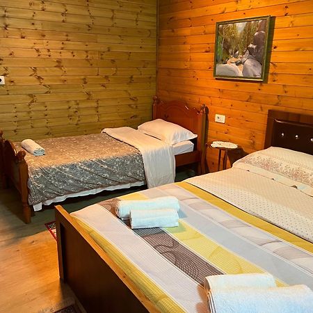 Bujtina Uji I Panjes, Log Cabins Dukat Εξωτερικό φωτογραφία