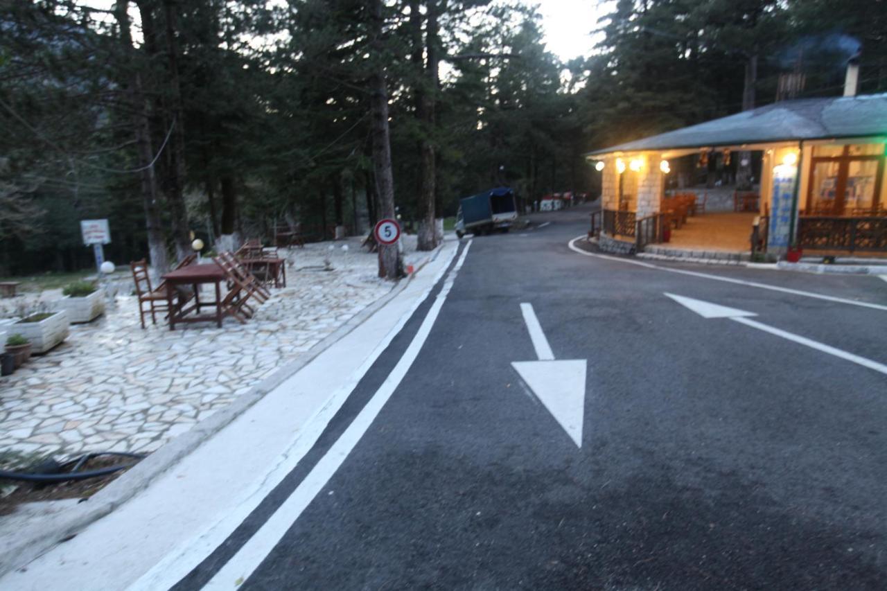 Bujtina Uji I Panjes, Log Cabins Dukat Εξωτερικό φωτογραφία