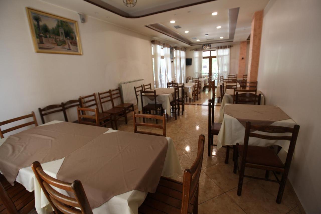 Bujtina Uji I Panjes, Log Cabins Dukat Εξωτερικό φωτογραφία