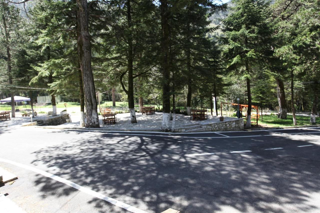 Bujtina Uji I Panjes, Log Cabins Dukat Εξωτερικό φωτογραφία