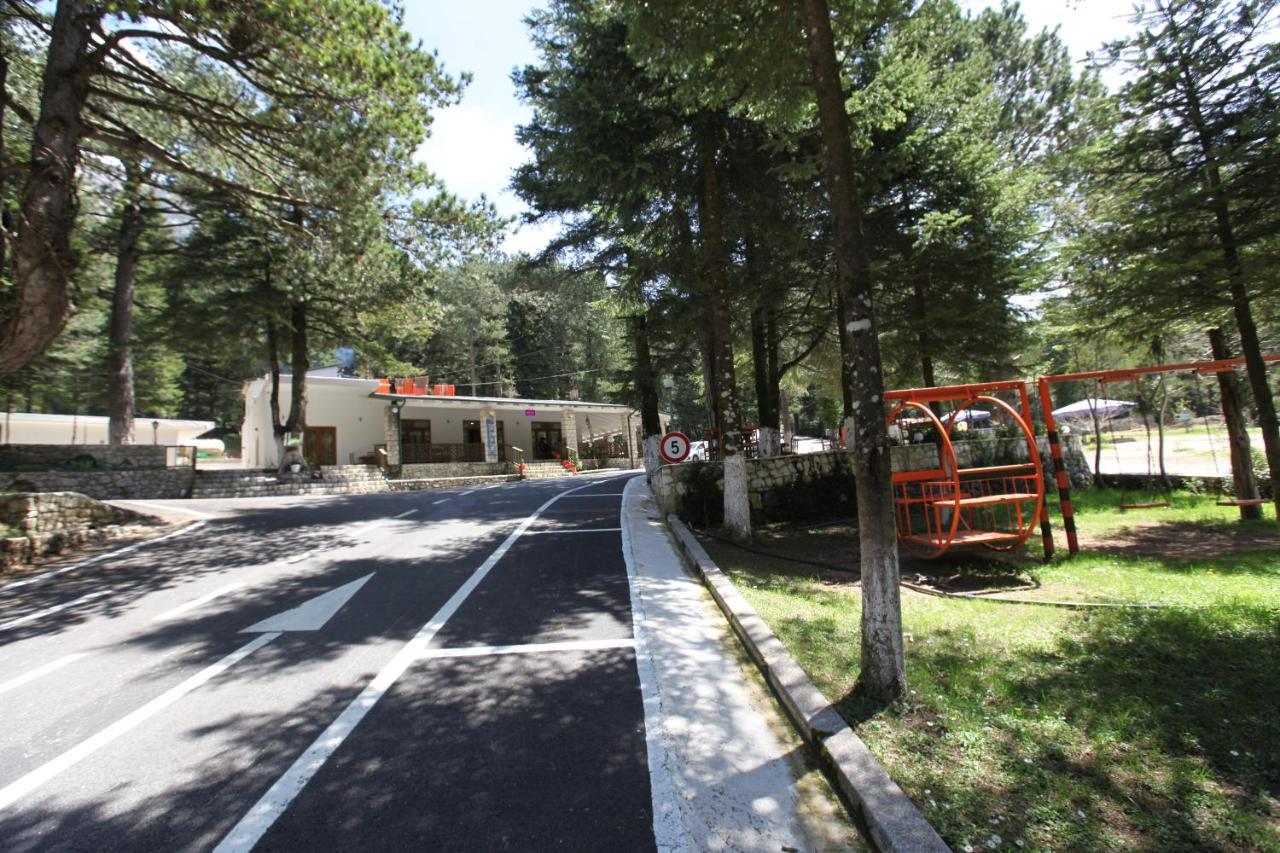 Bujtina Uji I Panjes, Log Cabins Dukat Εξωτερικό φωτογραφία