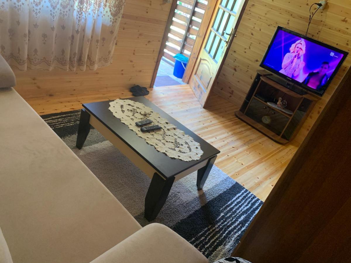 Bujtina Uji I Panjes, Log Cabins Dukat Εξωτερικό φωτογραφία