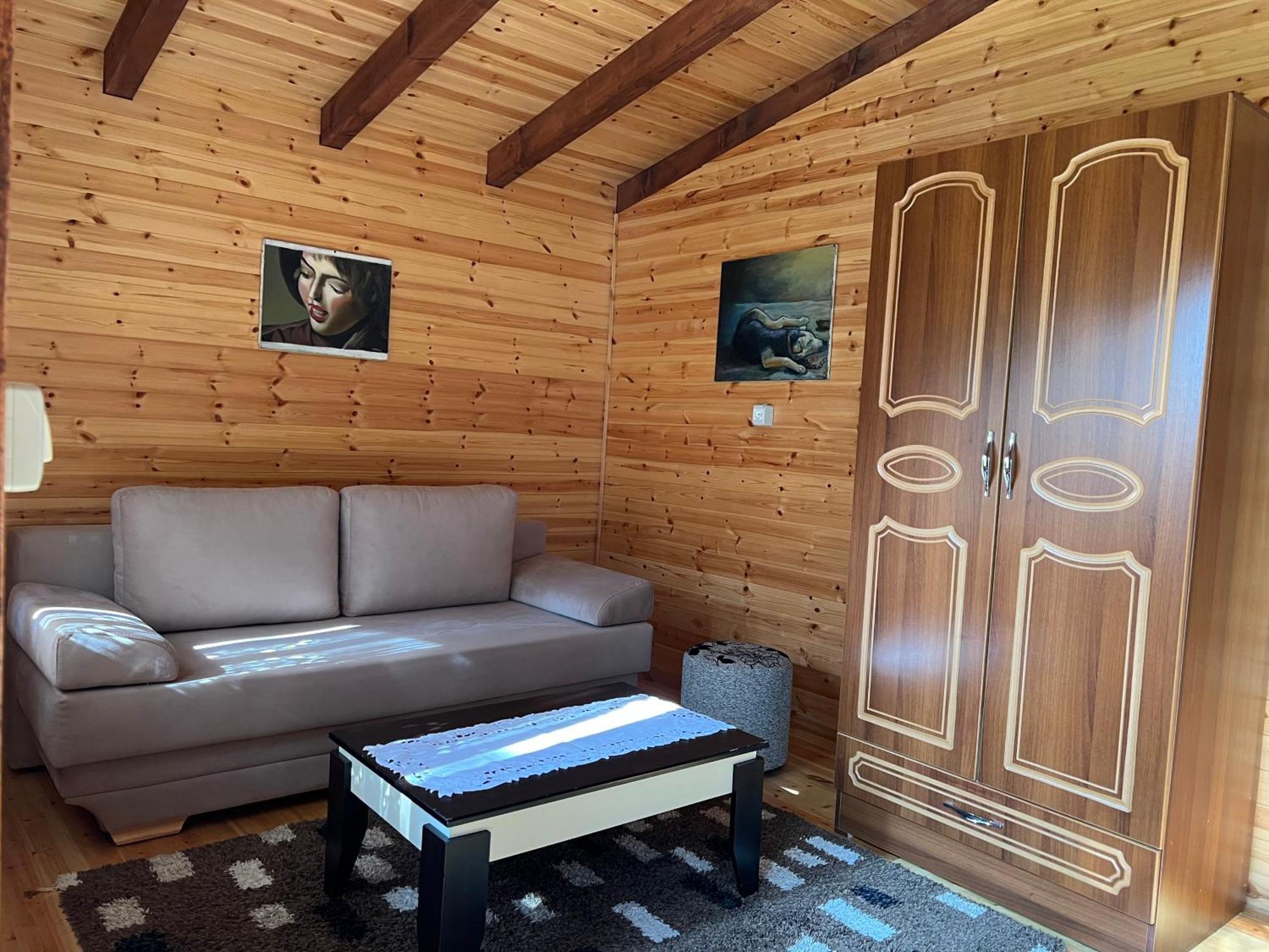 Bujtina Uji I Panjes, Log Cabins Dukat Εξωτερικό φωτογραφία