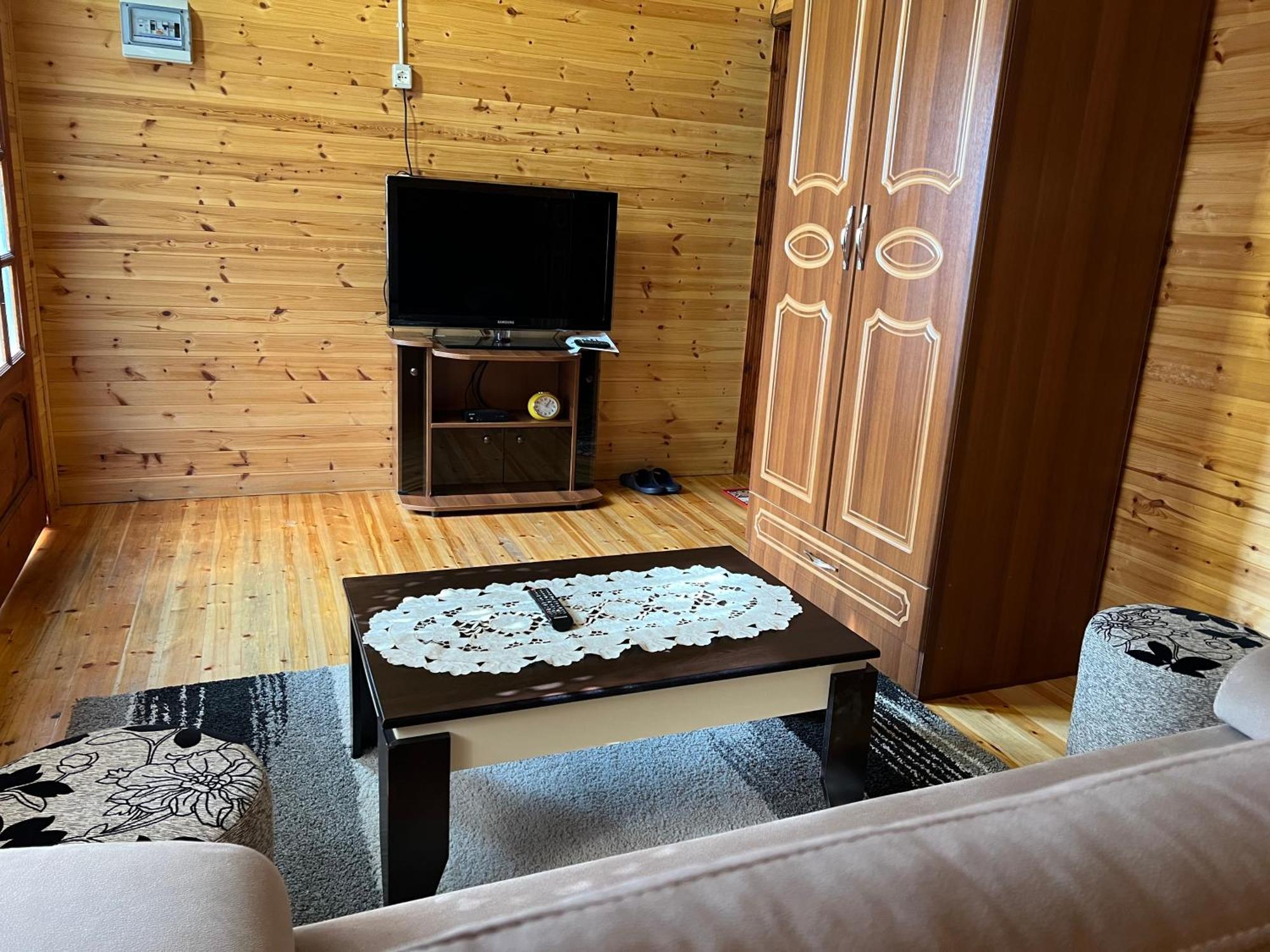 Bujtina Uji I Panjes, Log Cabins Dukat Εξωτερικό φωτογραφία