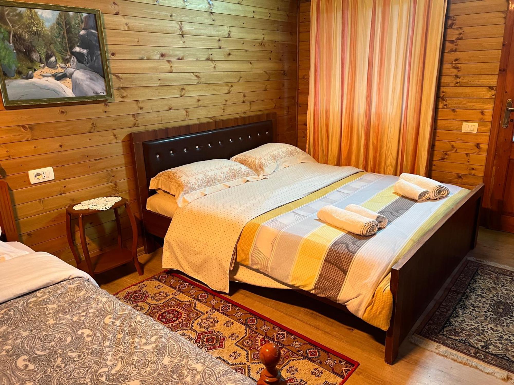 Bujtina Uji I Panjes, Log Cabins Dukat Εξωτερικό φωτογραφία